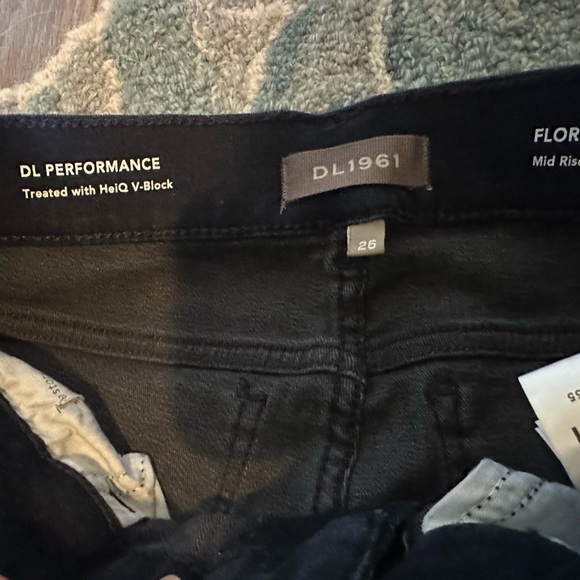 DL1961 Florence Crop Jeans - Picture 7 of 11